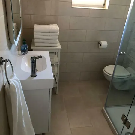 Two Bedroom Bukal With A Sea View Apartment Vir